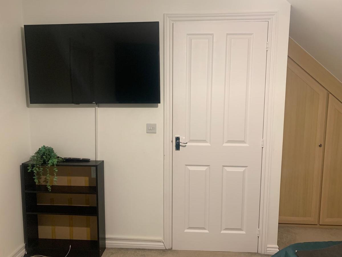 Comfy Double Bedroom In Greater Manchester Exterior foto